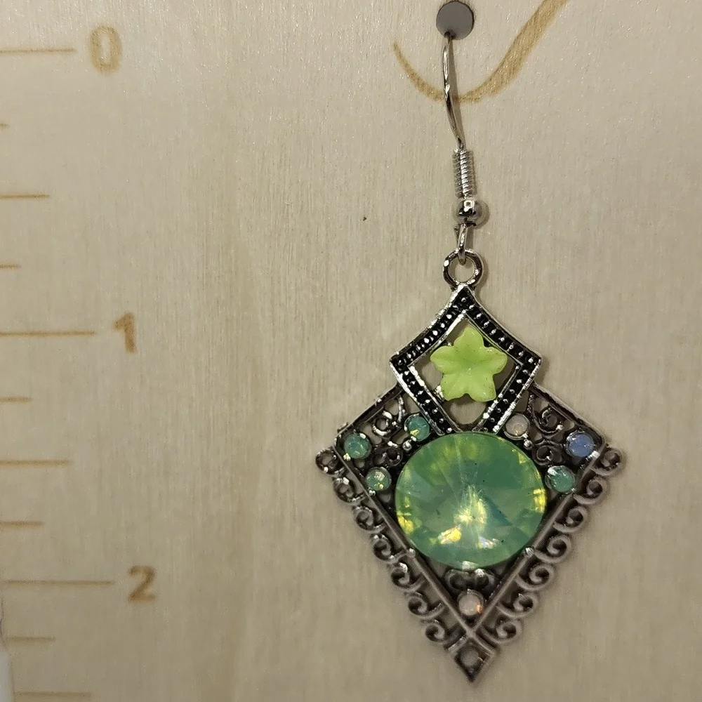 Elegant Silver and‎ Green Earrings